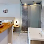 Valeni Boutique & 4* Portariá