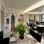 Valeni Boutique & Hotel