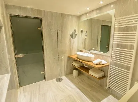 Valeni Boutique & 4*