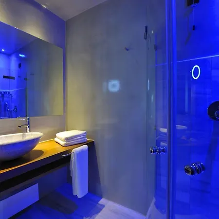 Valeni Boutique & Портария